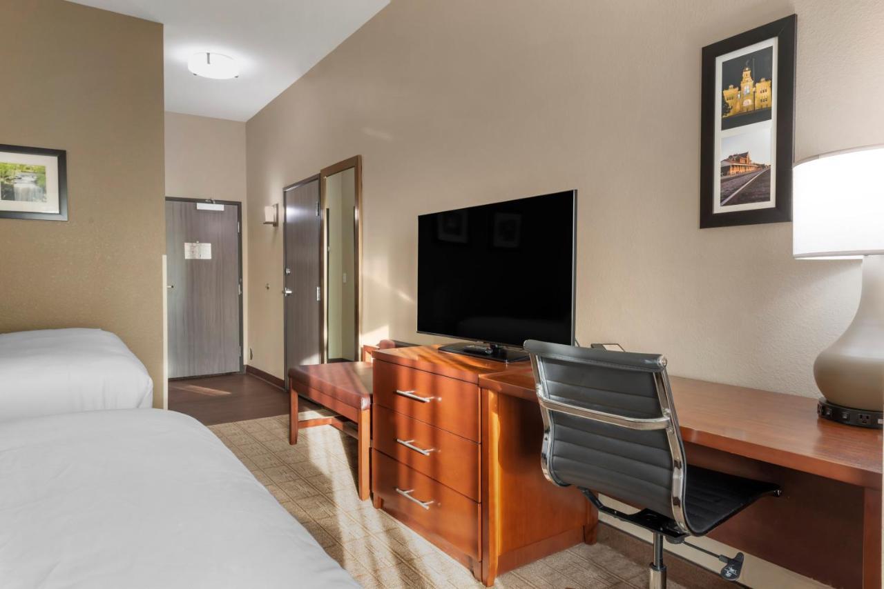 Comfort Inn & Suites Mankato Bagian luar foto